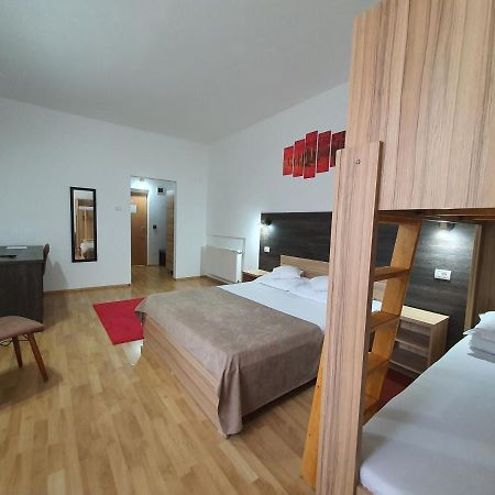 Hotel Mures Toplita  Exterior photo